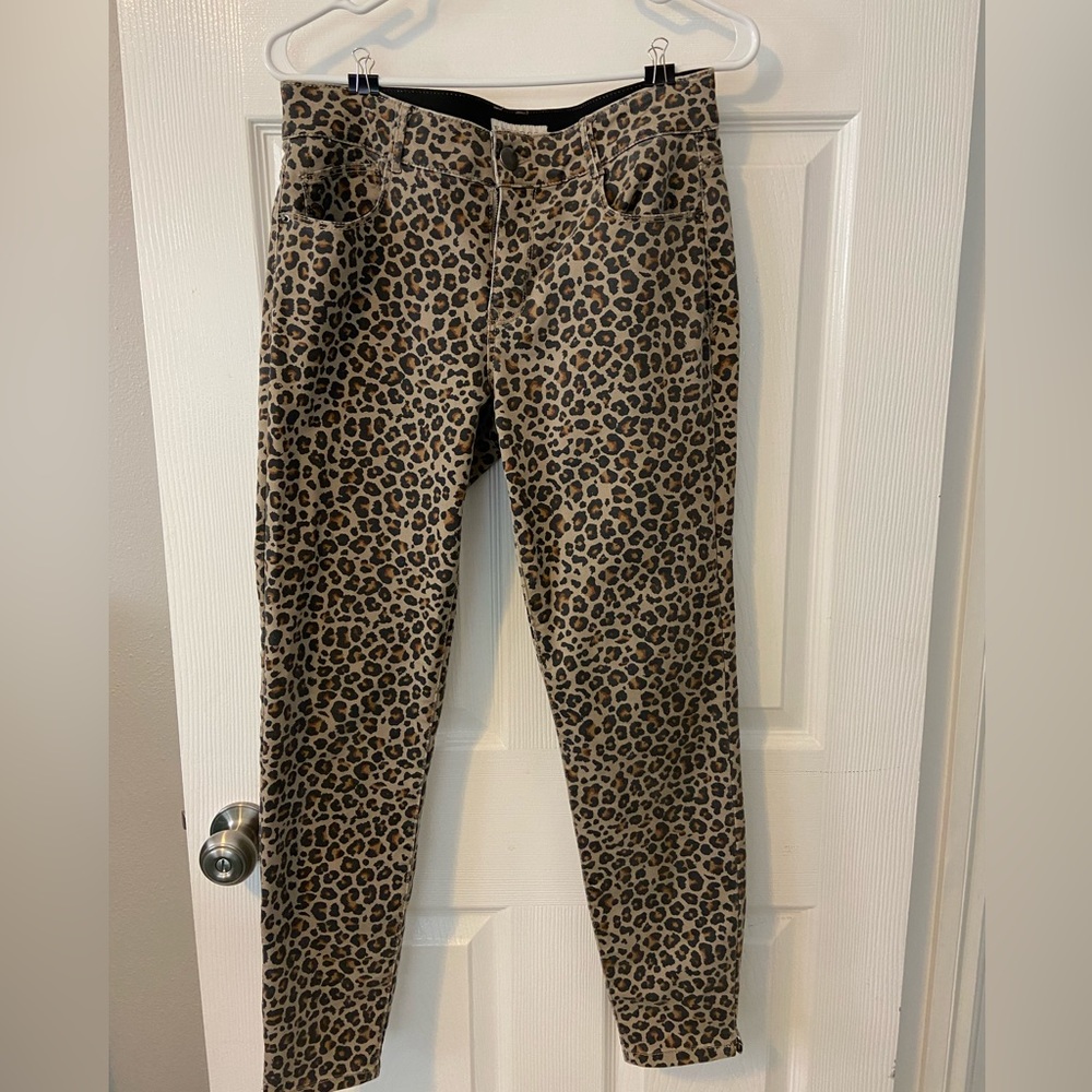 Knox Rose Leopard print skinny pants, size 10.